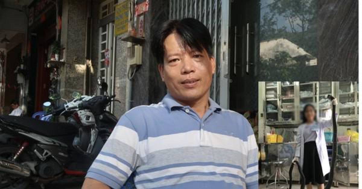 Tin tức trong ngày - Clip: Tài xế kể chuyện chở người bị rắn hổ mang chúa cắn ở núi Bà Đen đi cấp cứu