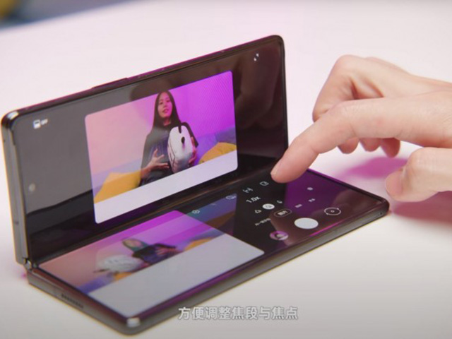 Chưa được bán ra, Galaxy Z Fold 2 đã lộ video trên tay