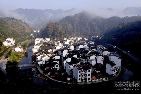 10 ngôi làng cực &#34;dị&#34; hút khách nhất Trung Quốc - 6