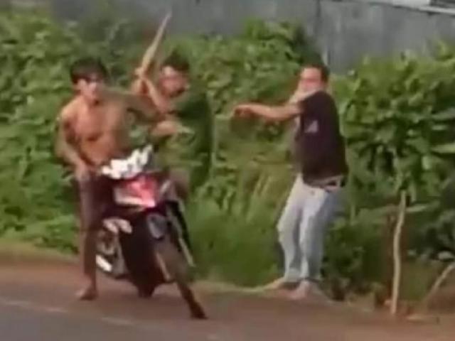 Pháp luật - Sự thật clip "Công an cầm gậy đuổi đánh người dân" ở Đắk Lắk