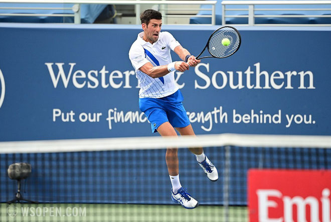 Djokovic có điểm break ngay trong game đấu đầu tiên