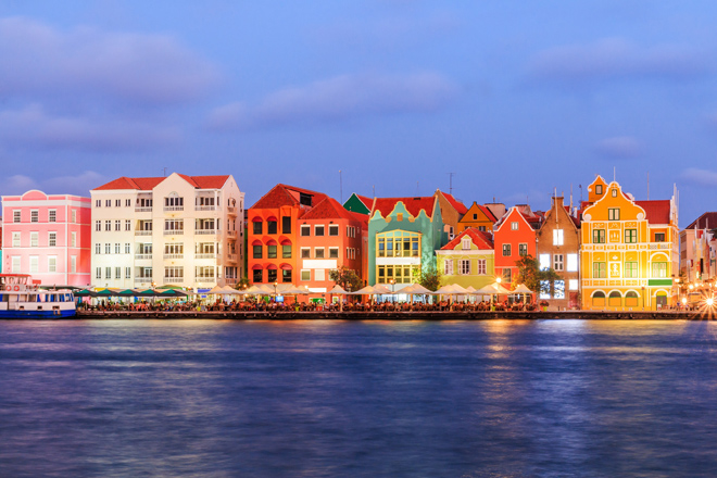 Những căn shophouse với màu sắc và kiến trúc cổ tích tại Curacao – Hà Lan