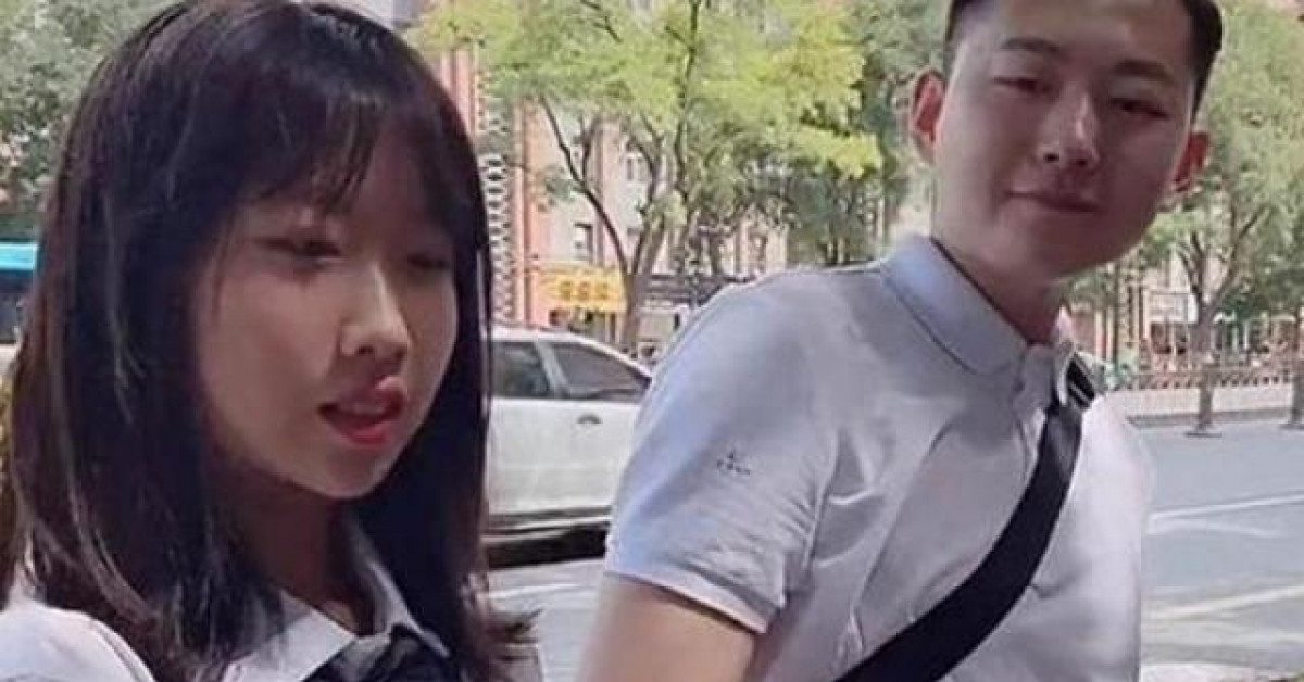 Bạn trẻ - Cuộc sống - Nữ sinh THCS ngày nào cũng có người đàn ông điển trai đến đón, cô giáo hỏi thì trầm trồ