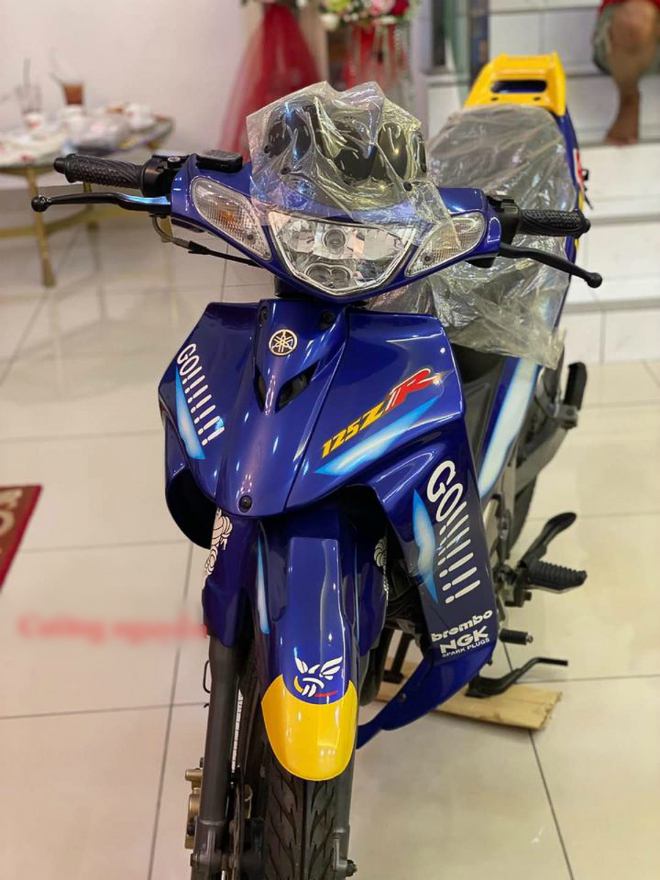 CHOÁNG: Xe côn 2003 Yamaha 125ZR giá 473 triệu đồng về Việt Nam - 2