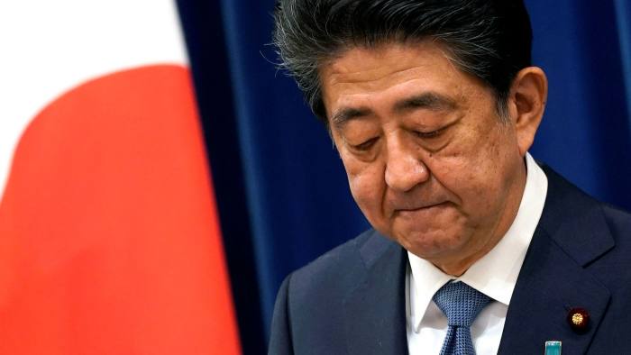 Thủ tướng Nhật Bản Shinzo Abe tuyên bố từ chức trong cuộc họp báo ngày 28-8 ở thủ đô Tokyo. Ảnh: EPA