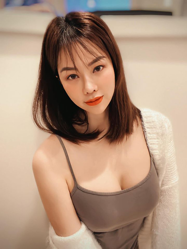 &#34;Tôi&nbsp;không có một hình mẫu hay thần tượng nhất định mà&nbsp;chỉ luôn cố gắng sống theo quan điểm của chính mình. Làm gì mà mình thấy đúng, thấy vui, gia đình mình hài lòng và hạnh phúc là tôi&nbsp;mãn nguyện&#34;, Đào Lan Phương chia sẻ.
