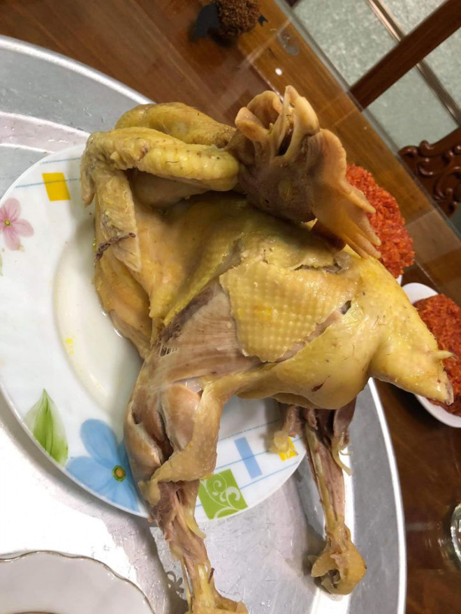 Luộc con gà này xong, nàng dâu mới chỉ muốn giấu đi thật nhanh.
