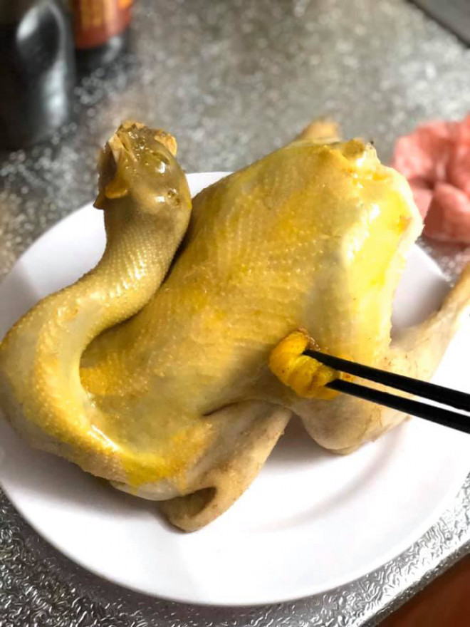 Trổ tài làm cỗ cúng Rằm tháng 7, con dâu khiến cả nhà chồng &#34;đứng hình&#34; bởi luộc gà mà không biết mẹo này - 10