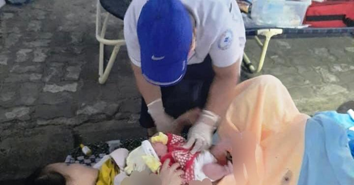 Tin tức trong ngày - Thai phụ chuyển dạ sinh con ngay tại chốt khai báo y tế