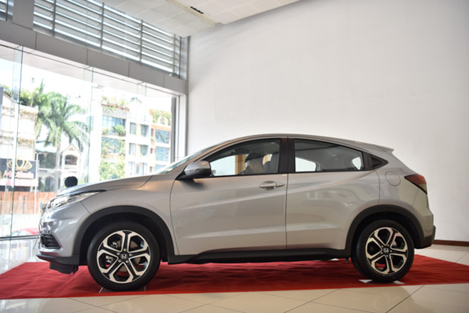 Honda HR-V giảm giá cả trăm triệu đồng, quyết đấu Kia Seltos - 2