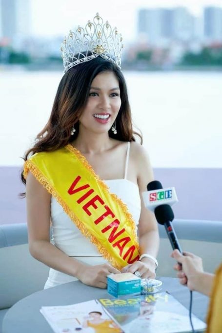 Mỹ nhân được tặng nhà 100 tỷ bất ngờ &#34;xuống tóc&#34; trước thềm dự thi Mrs Universe 2020 - 11