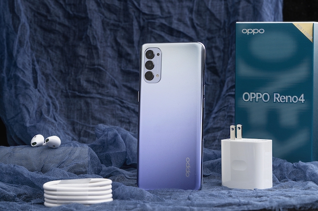 Oppo vừa chính thức giới thiệu Reno4 phiên bản Tím Khói lấy cảm hứng từ vũ trụ huyền bí.
