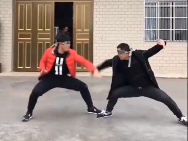 Cười 24H - Cuộc sống vui nhộn mỗi ngày của một gia đình giỏi võ