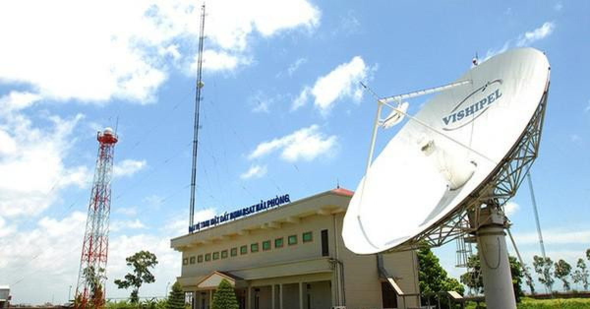 Tin tức trong ngày - Cột ăng-ten đổ, 2 nhân viên đang bảo dưỡng thương vong