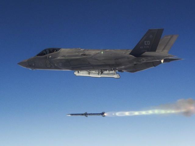 Media - Tiêm kích tàng hình F-35 ném liên tiếp 8 quả bom