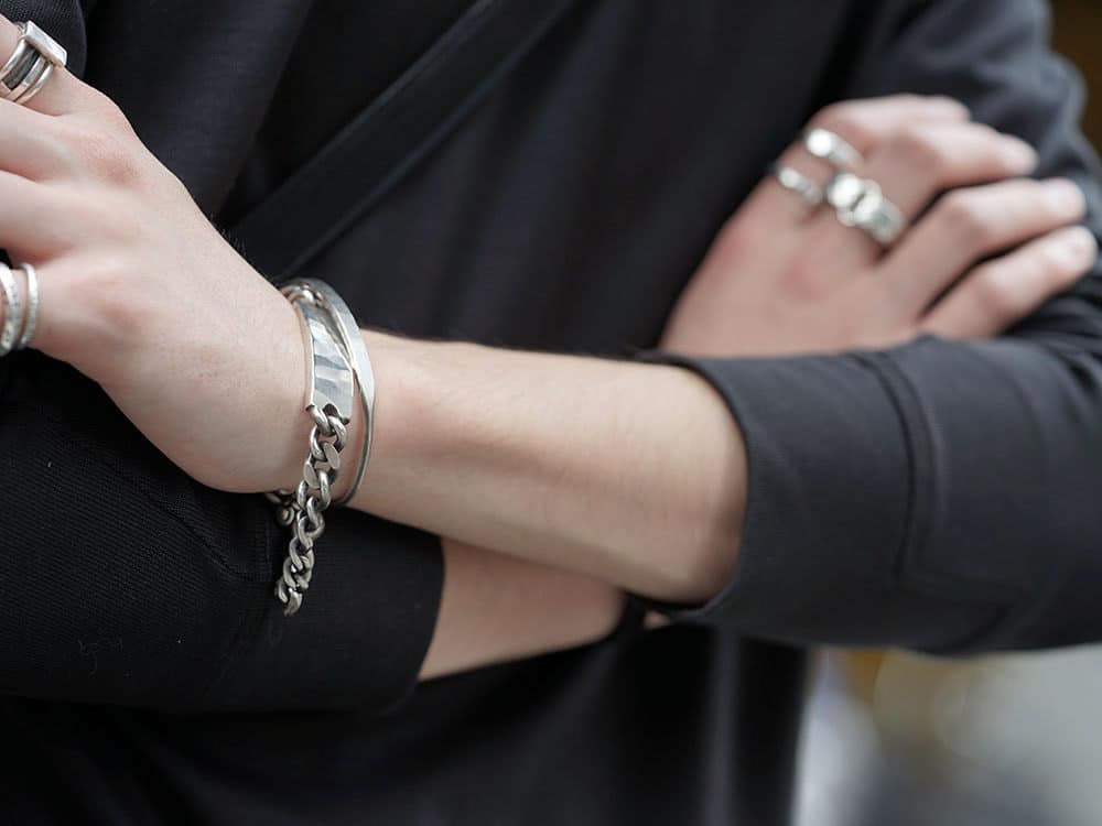 Cách lựa chọn đồ trang sức đơn giản cho nam giới - 1