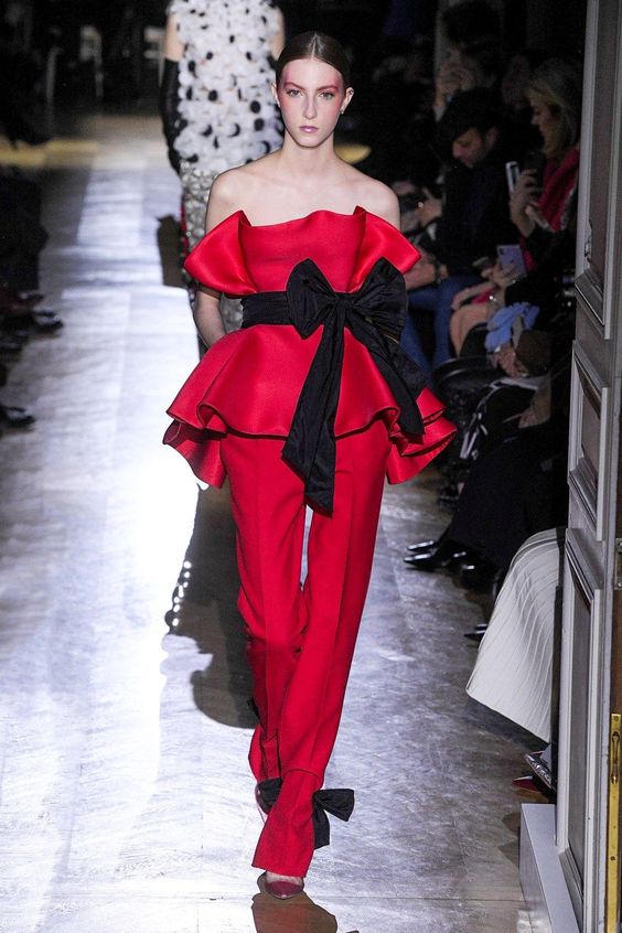 Valentino: Tuyệt phẩm được vợ tổng thống, đại minh tinh ưa chuộng vì sự tỉ mỉ - 2