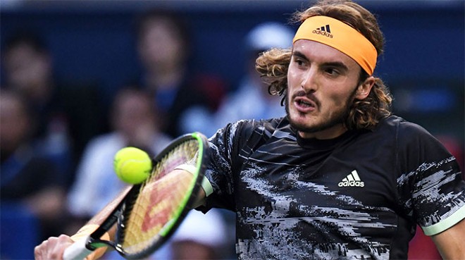 Tsitsipas hủy diệt đối thủ