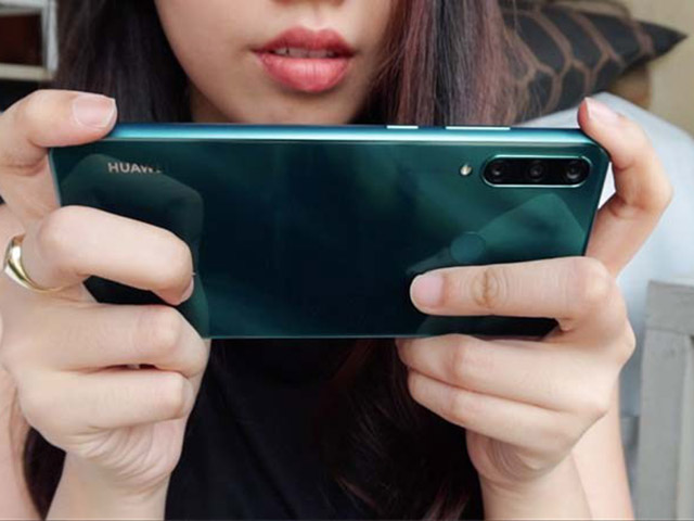 Thời trang Hi-tech - Những smartphone giá rẻ, nhưng lại có đến 3 camera sau