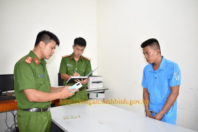 Phạm Văn Vương bị bắt chỉ sau 3 giờ sau khi gây ra vụ cướp taxi táo tợn - Ảnh Công an Ninh Bình