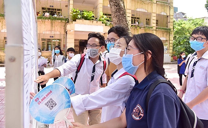 Chiều nay, hơn 26.000 thí sinh làm thủ tục thi tốt nghiệp THPT đợt 2 - 1