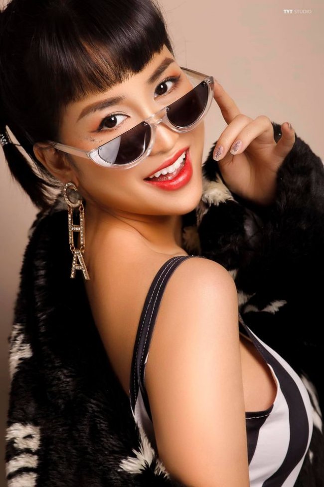 Hình ảnh của Trang Moon dù rất sexy, gợi cảm nhưng được đánh giá là vừa phải, không quá đà.
