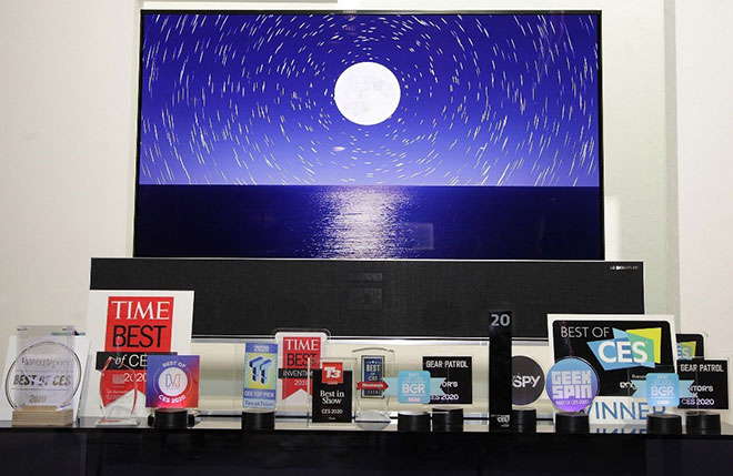 Những mẫu TV OLED khiến thị trường “sửng sốt” - 4