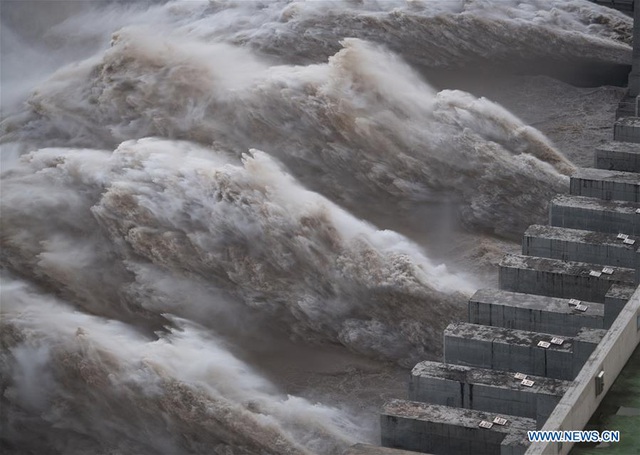 Lũ lụt năm nay trên sông Dương Tử được cho là nghiêm trọng nhất kể từ năm 1998 (ảnh: Xinhua)