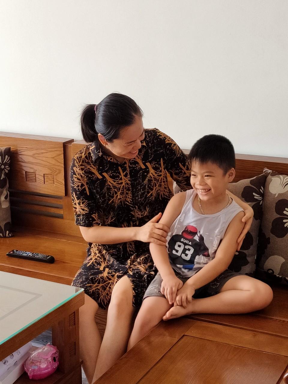 Chị Lương vô cùng hạnh phúc vì không còn ngứa ngáy, bong tróc da