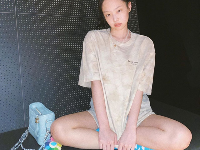 Thời trang - "Mỹ nữ sang nhất xứ Hàn" diện mốt "giấu quần" nuột nà không chỗ chê