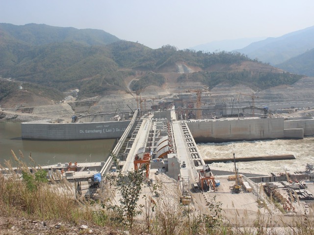 Các dự án thủy điện khổng lồ khiến Lào chìm sâu vào nợ nần (Nguồn: Reuters)