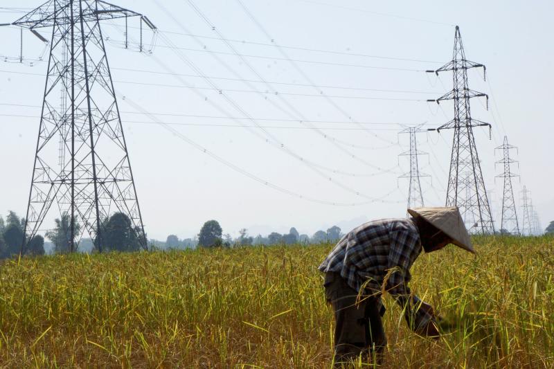 Lào nhượng lại quyền kiểm soát mạng lưới điện cho Trung Quốc nhằm giảm thiểu nguy cơ vỡ nợ trong tương lai (Nguồn: Reuters)