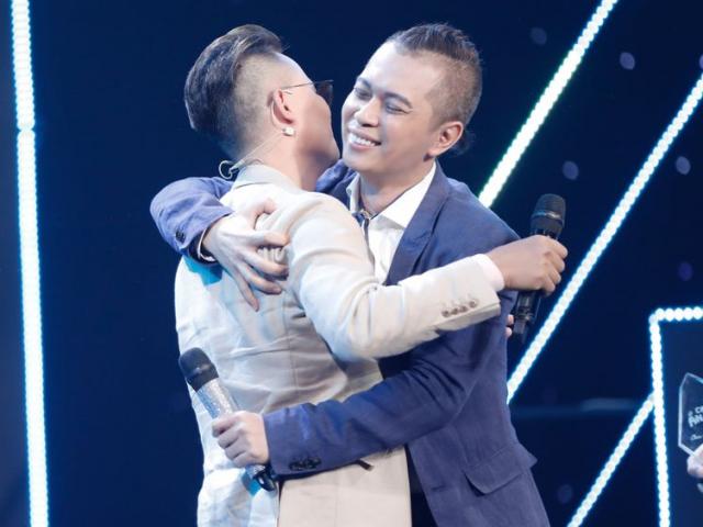 Sao Việt - Sau 10 năm đoạn tuyệt, Hoàng Bách hé lộ lý do AC&amp;M tan rã, xin lỗi "người đã ngủ chung"