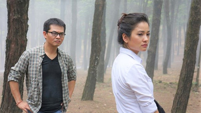 Còn Nga (Thúy Hằng) lại là một người phụ nữ nhu mì, hiền lành, luôn hết mực chăm lo cho chồng con. Gia đình của Nga khá hạnh phúc khi có người chồng chiều chuộng, yêu thương vợ và hai đứa con ngoan ngoãn.
