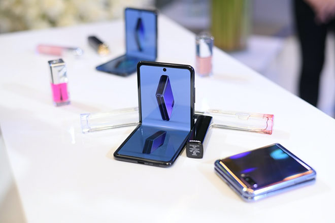 Hành trình tự hào của Samsung với kỳ quan “màn hình gập” - 3