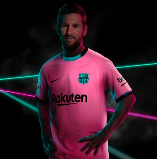 Messi trong trang phục sân khách thứ hai&nbsp;của Barca