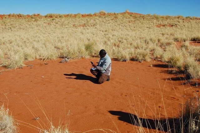 Vòng tròn bí ẩn được người Namibia tin là dấu chân của các vị thần - 8