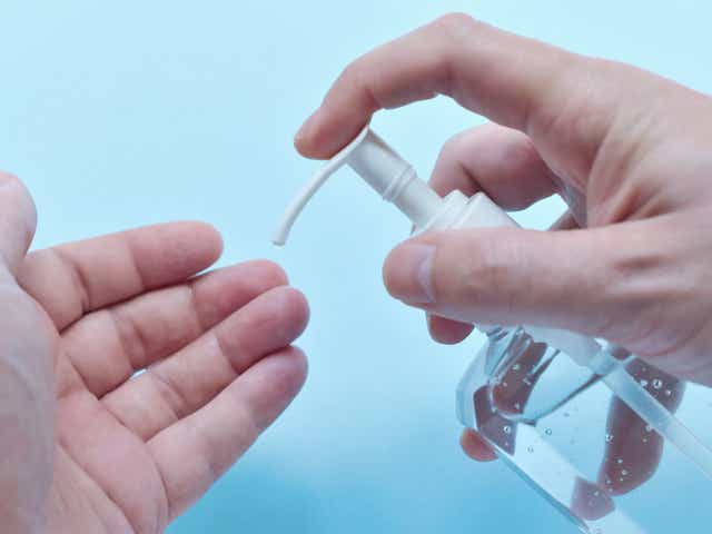 Thị trường - Tiêu dùng - Mua phải nước rửa tay dởm, người phụ nữ thành cây "đuốc sống"