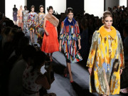 Thời trang - Fendi: Sự xa xỉ qua bàn tay của những nghệ nhân