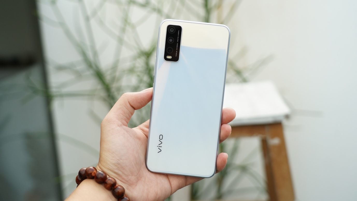 Vivo Y20 thiết kế ấn tượng, pin “khủng” giảm thêm 300.000đ, trả góp 0% tại Thế Giới Di Động - 1