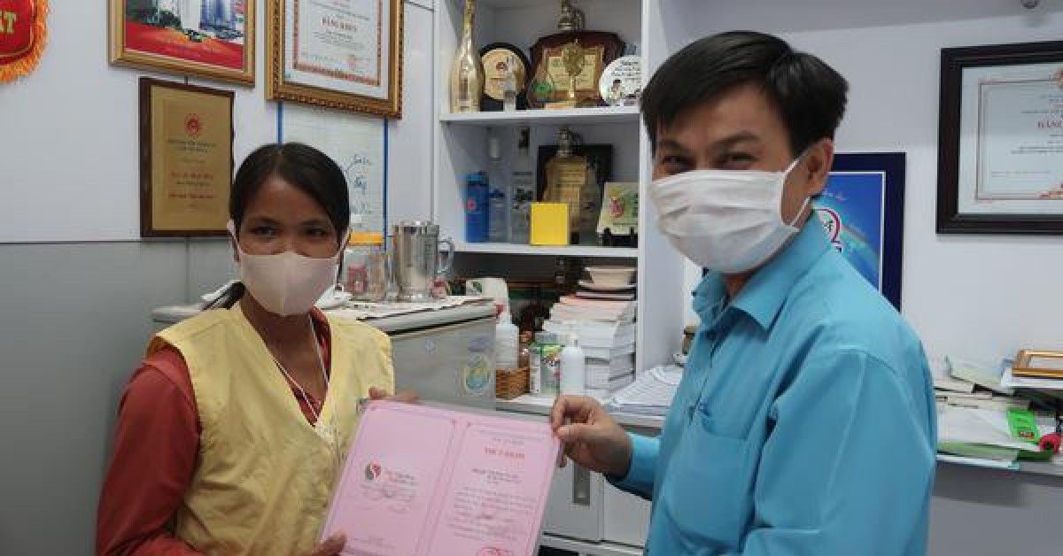 Tin tức trong ngày - Vợ nạn nhân bị rắn hổ mang chúa 4,6kg ở núi Bà Đen cắn nói lời rút ruột rút gan!