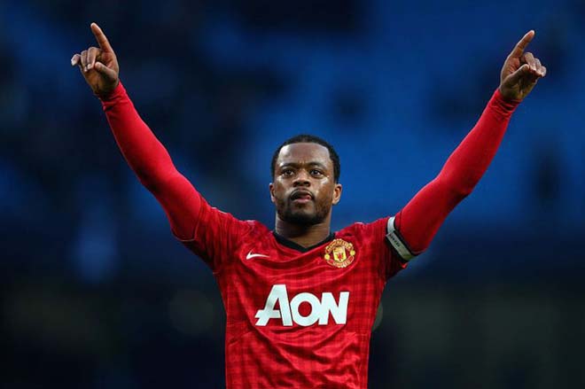 Patrice Evra phô diễn tuyệt kỹ, fan MU phát cuồng đòi huyền thoại trở lại - 2