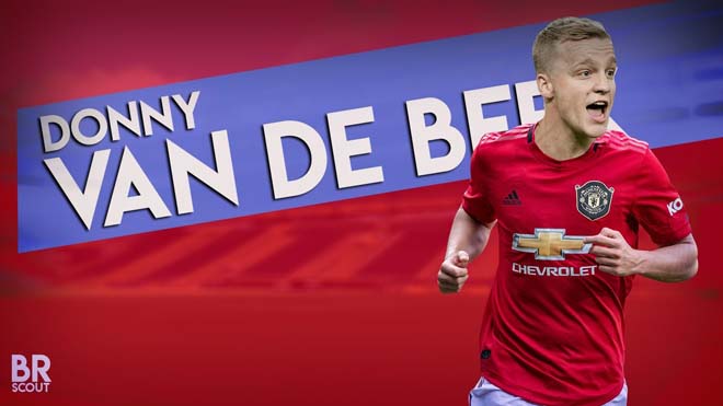 Patrice Evra phô diễn tuyệt kỹ, fan MU phát cuồng đòi huyền thoại trở lại - 1