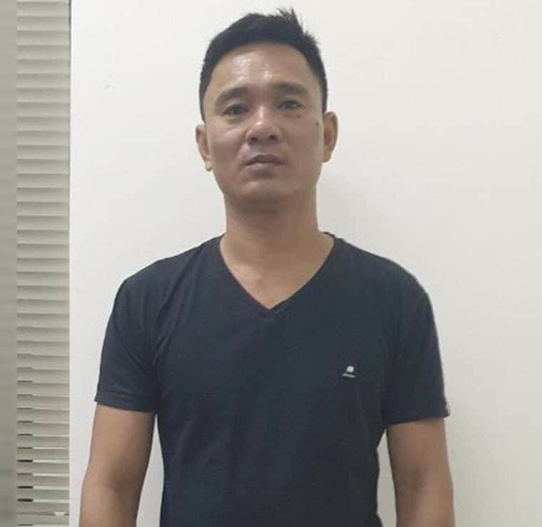 Lê Xuân Tùng tại trụ sở công an.