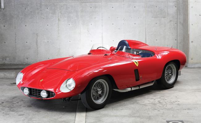 Đây là chiếc Ferrari 750 Monza của Scaglietti đời 1955. Vào đầu những năm 60, chủ sở hữu của chiếc xe này đã phải đổi chiếc sedan Jaguar để lấy nó. Sau đó, người chủ lắp thêm động cơ Chevrolet V-8 vào phần mũi xe bị phá hủy sau va chạm. Mẫu xe này đã được phục dựng mới tinh như vừa xuất xưởng.
