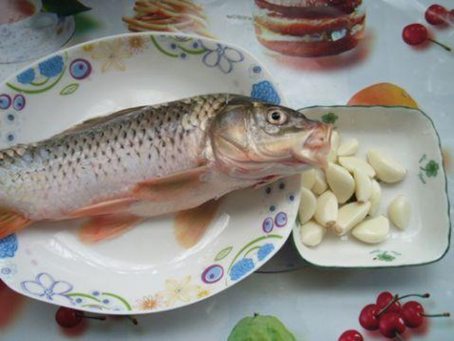 Hấp cá đừng cho muối hoặc nước tương, làm theo cách này đảm bảo không tanh, ngọt thịt - 2