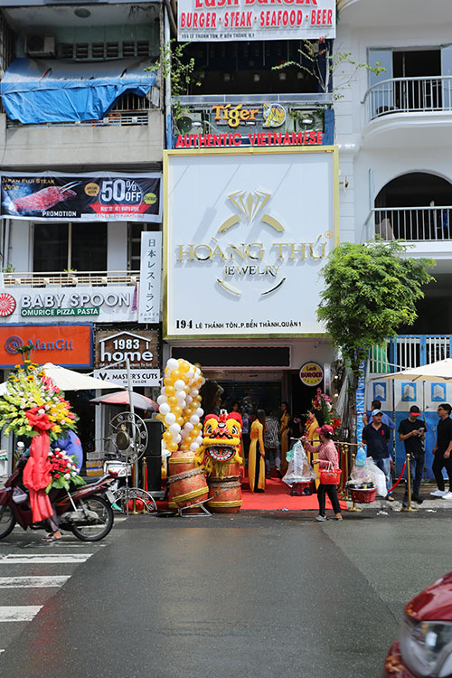 Mua trang sức: Không chỉ là mua hàng, quan trọng hơn là mua uy tín - 1