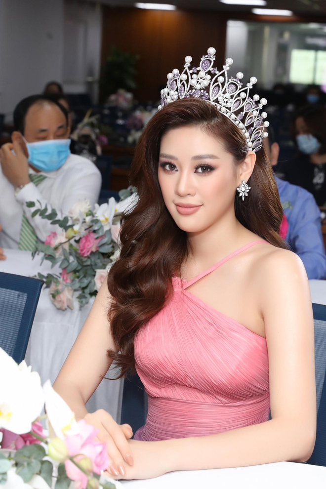 Bộ đôi Hoa hậu Khánh Vân - Hà Kiều Anh làm đại sứ cho thương hiệu chăm sóc da mới - 5