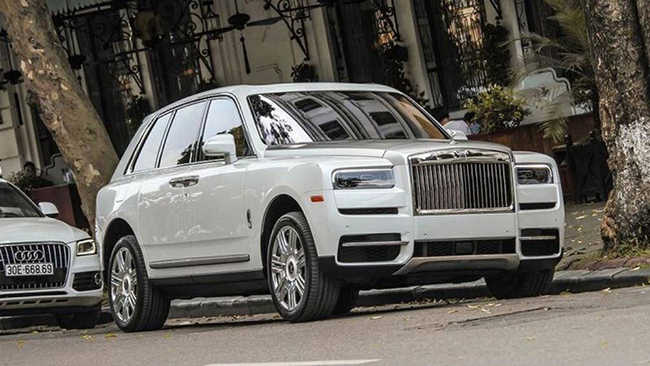 Nhà phân phối chính hãng Rolls-Royce tại Việt Nam cho biết, giá xe Rolls-Royce Cullinan khi mới về nước sẽ từ 41,277 tỷ đồng
