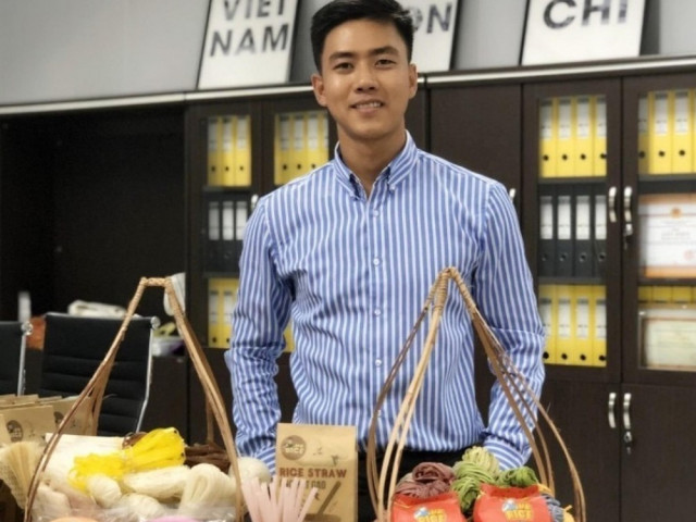 Bạn trẻ - Cuộc sống - Khởi nghiệp "ngược bão": Mang bún dưa hấu, bánh tráng thanh long đi Tây